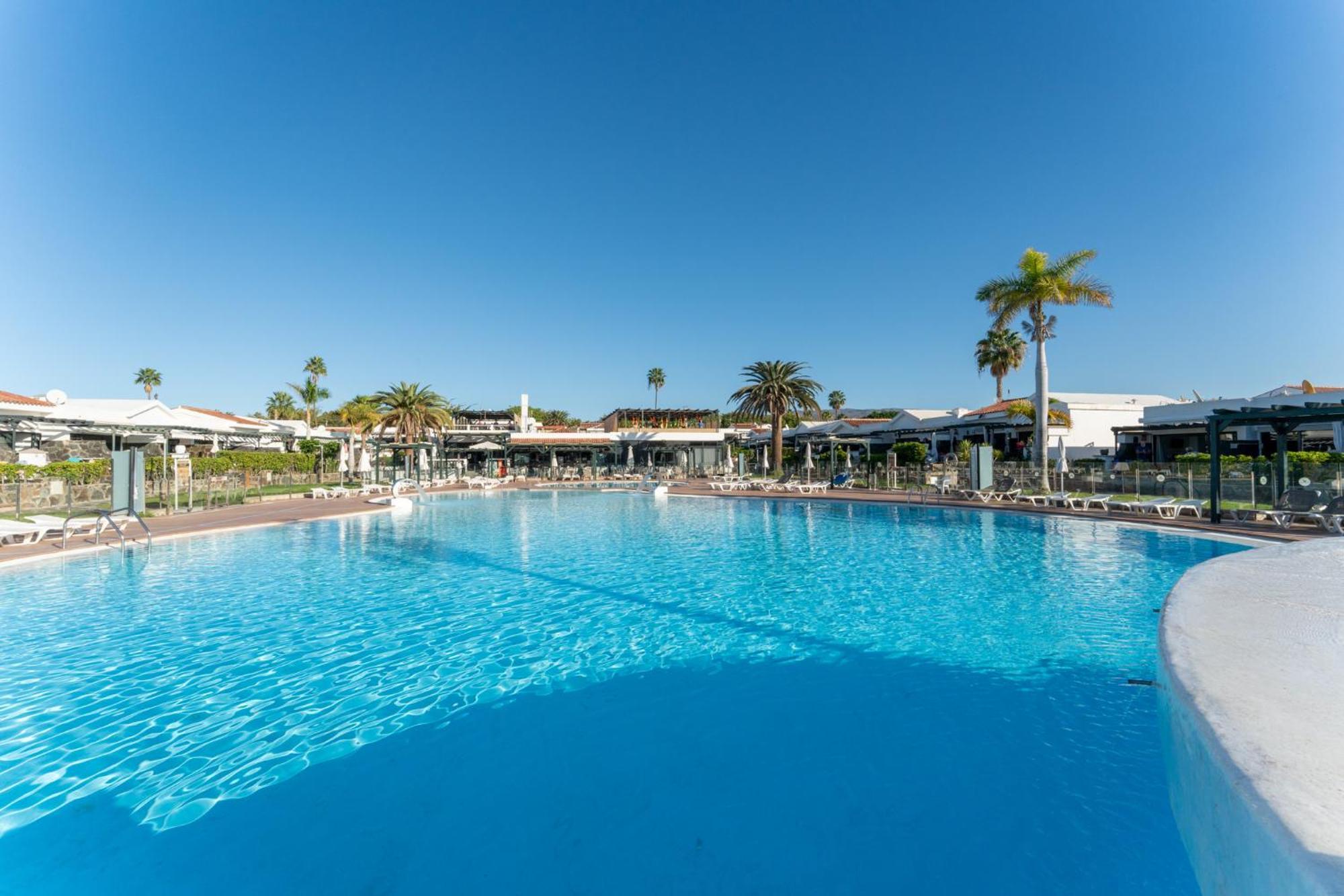 Luxury Poolside Holiday Home マスパロマス エクステリア 写真