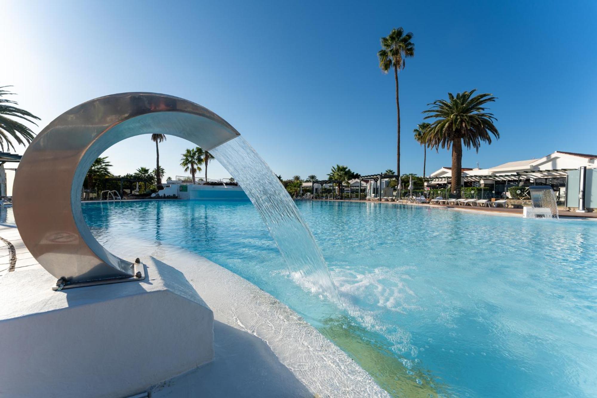 Luxury Poolside Holiday Home マスパロマス エクステリア 写真